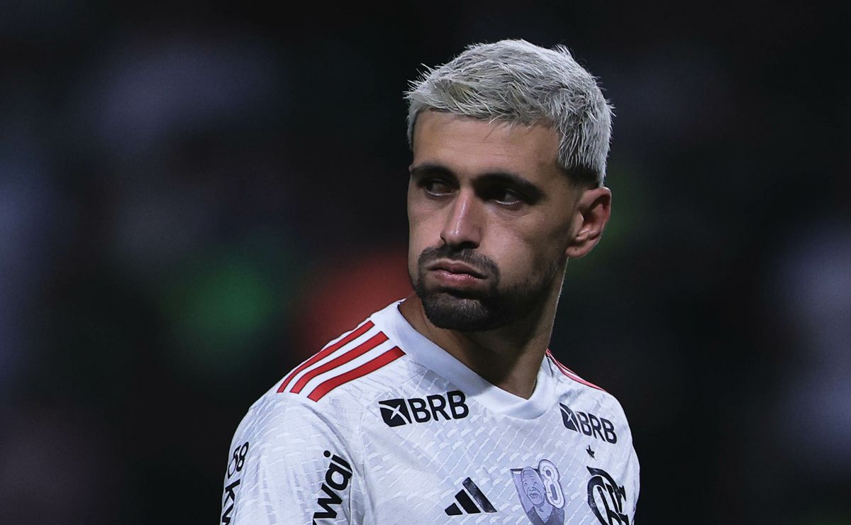 flamengo é o único time do g 4 a estar vivo em três campeonatos