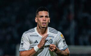 paulinho ultrapassa 100 jogos pelo atlético mg e consolida média de gols impressionante
