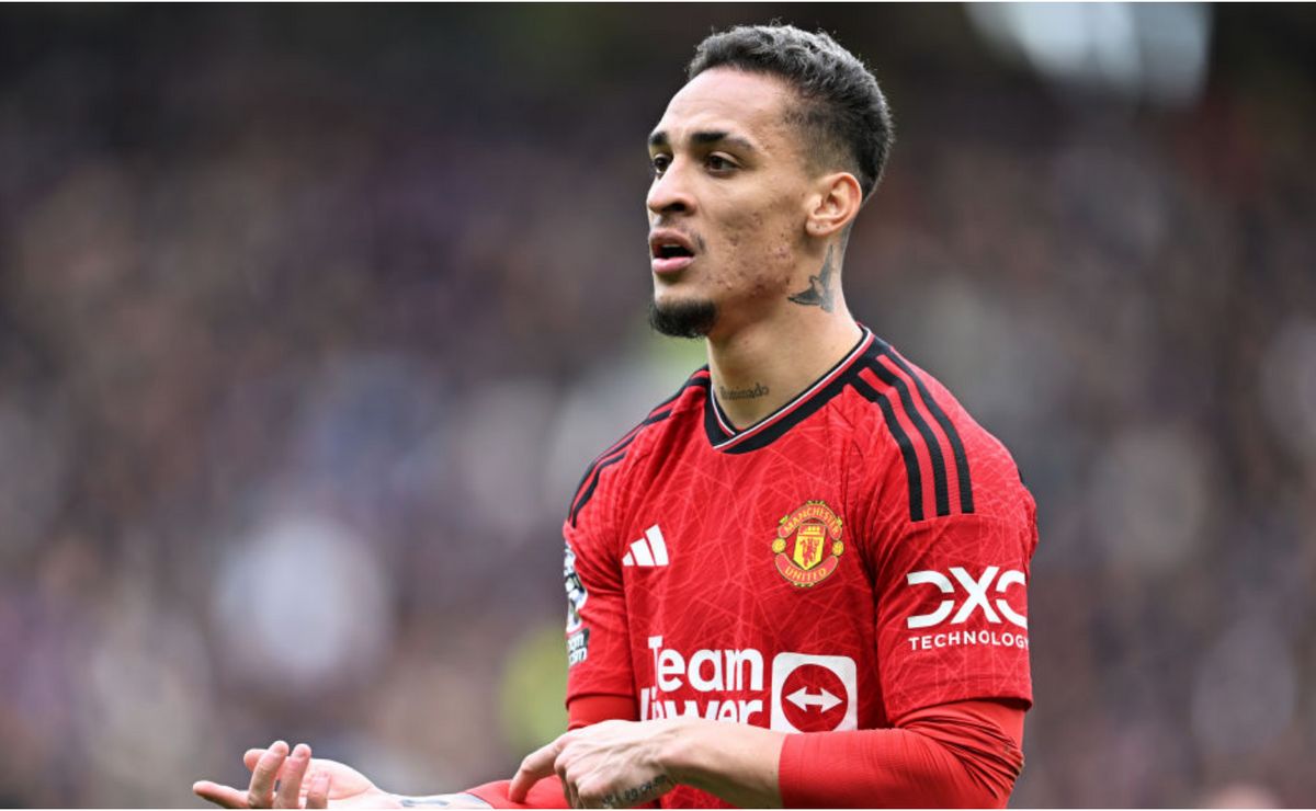 barcelona pretende se livrar de titular para ter antony; r$ 3 milhões por semana