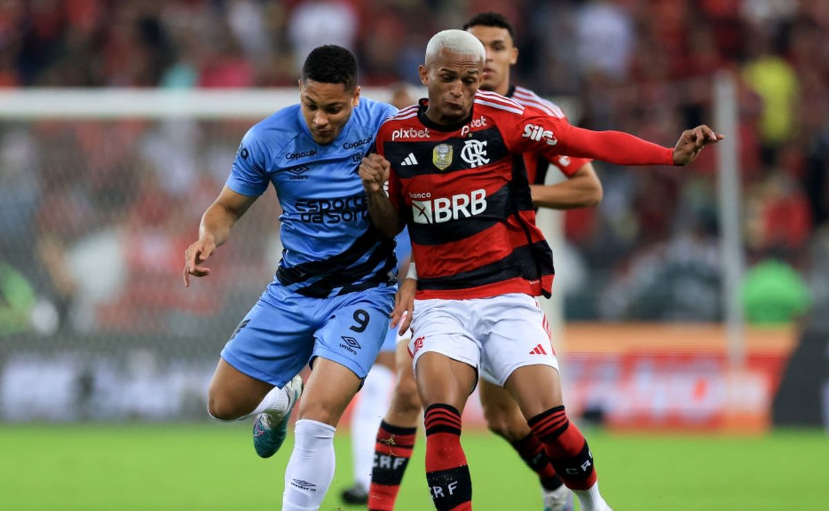 wesley recebe nova investida da atalanta e flamengo deve selar venda por r$ 121 milhões