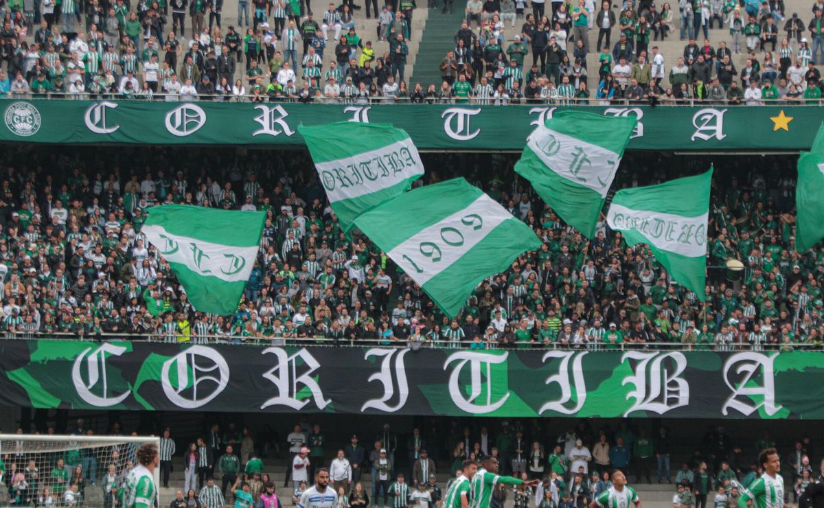 quais as chances de junior brumado marcar seu primeiro gol pelo coritiba contra o brusque