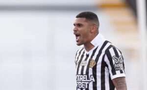 internacional continua de olho na contratação do atacante jeh, da ponte preta