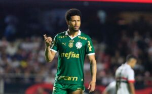 abel ferreira muda toda a escalação do palmeiras com suspensão de murilo 