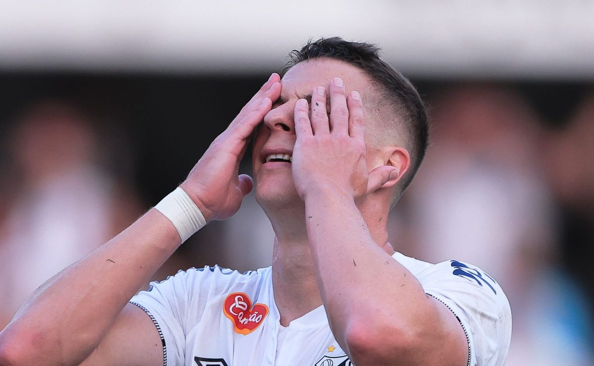 julio furch vive jejum pelo santos e completa cinco jogos sem marcar