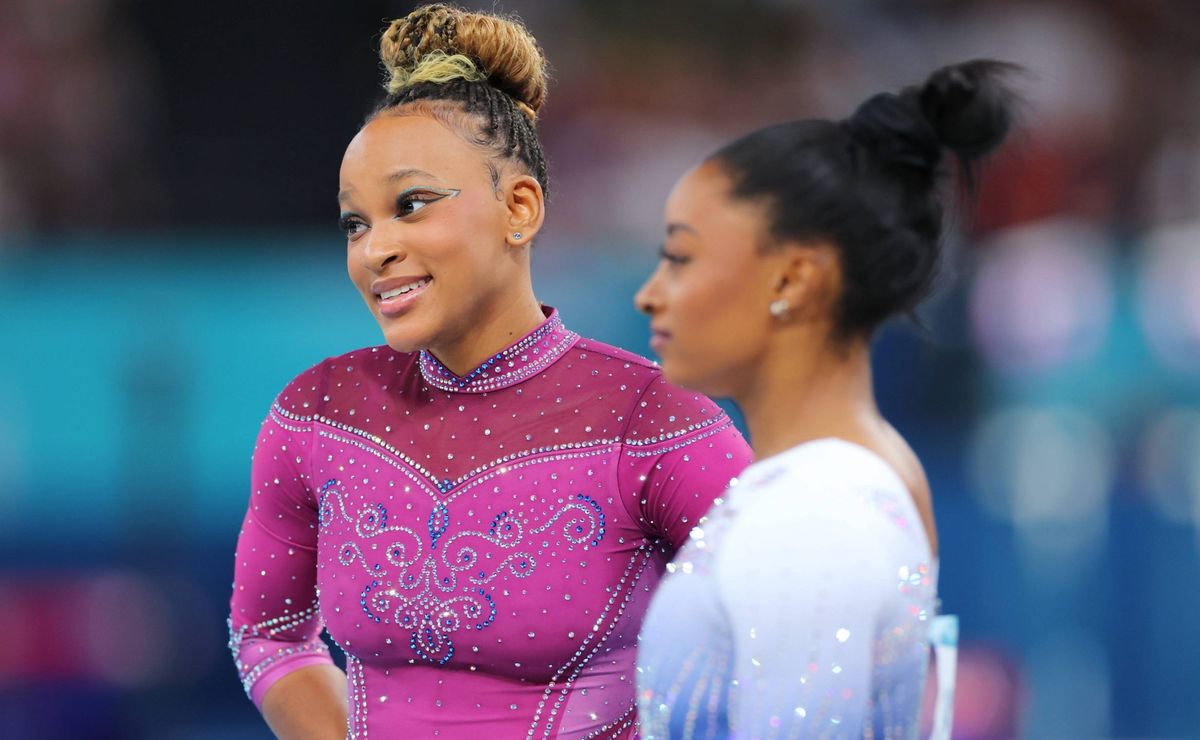 “É muito difícil”; simone biles relembra cirurgias de rebeca andrade e faz elogios