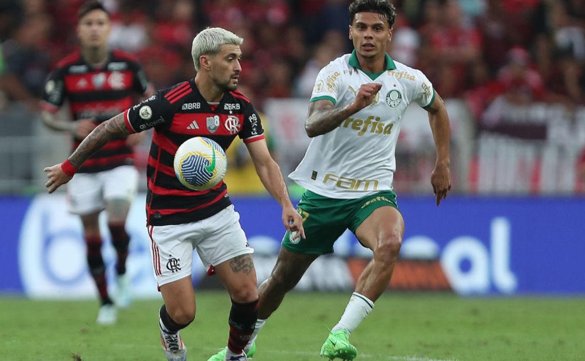 flamengo e palmeiras fazem jogo movimentado e têm brilho de ídolo e jovem promessa; veja as notas