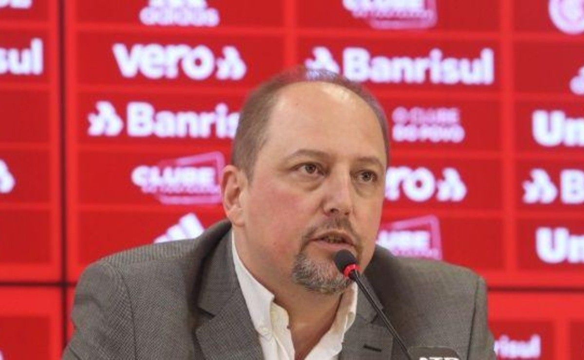 alessandro barcellos precisa superar último obstáculo para que brian aguirre assine com o internacional