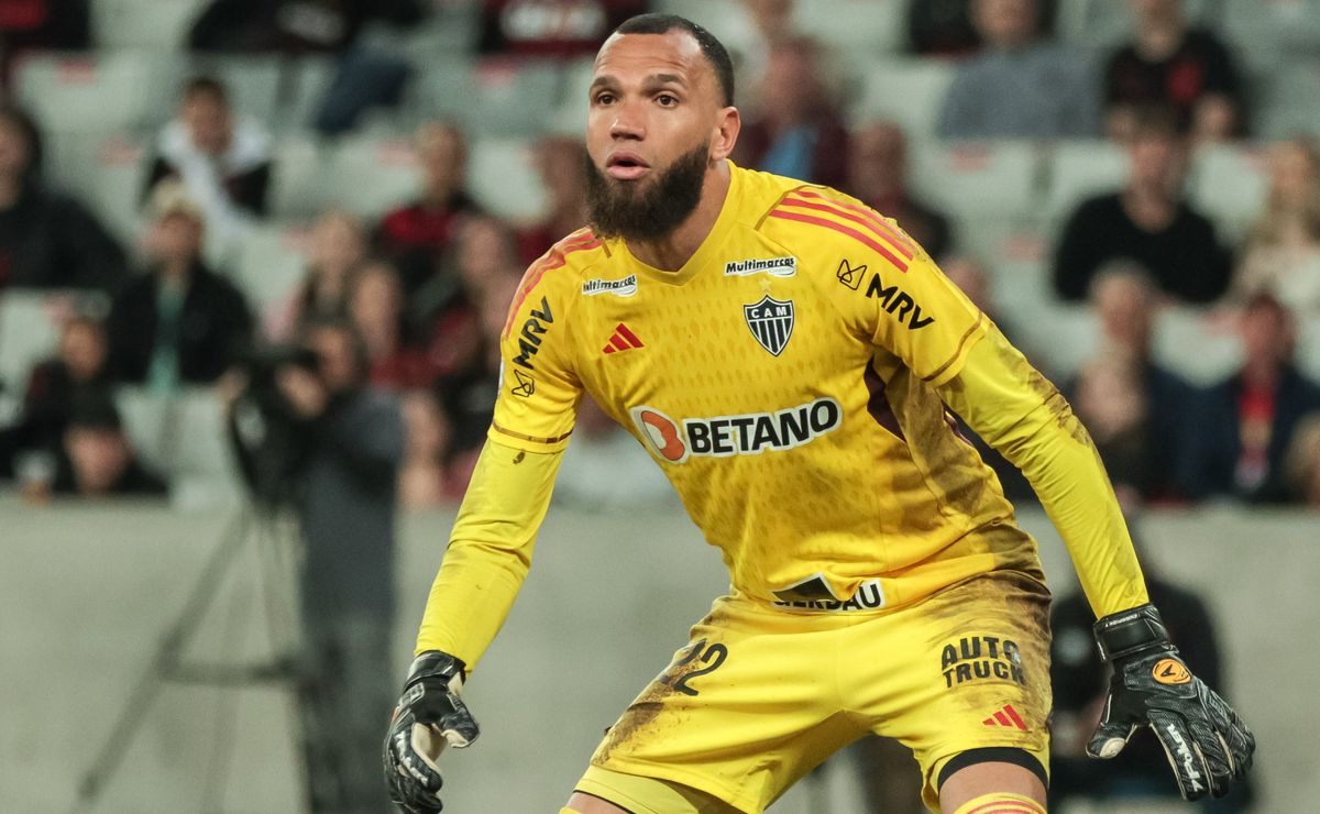 everson retorna aos treinos no atlético mg e pode reforçar o time na copa do brasil