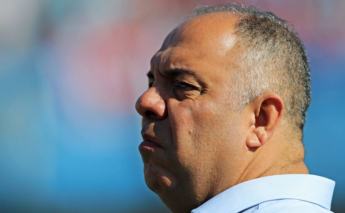 proposta do flamengo por ex manchester city é recusada, e marcos braz é avisado