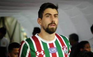 fluminense estaria interessado na contratação do zagueiro luan peres, aponta imprensa turca