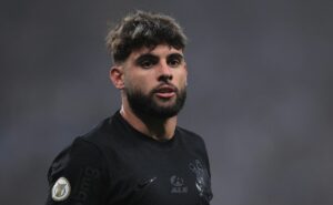 corinthians escolhe substituto de yuri alberto no mercado e 'vai com tudo' por arthur cabral