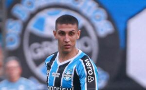 grêmio terá que pagar r$ 7.2 milhões para comprar mais 30% de monsalve