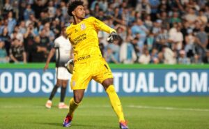 corinthians supera grêmio nos pênaltis e está nas quartas de final; confira as notas