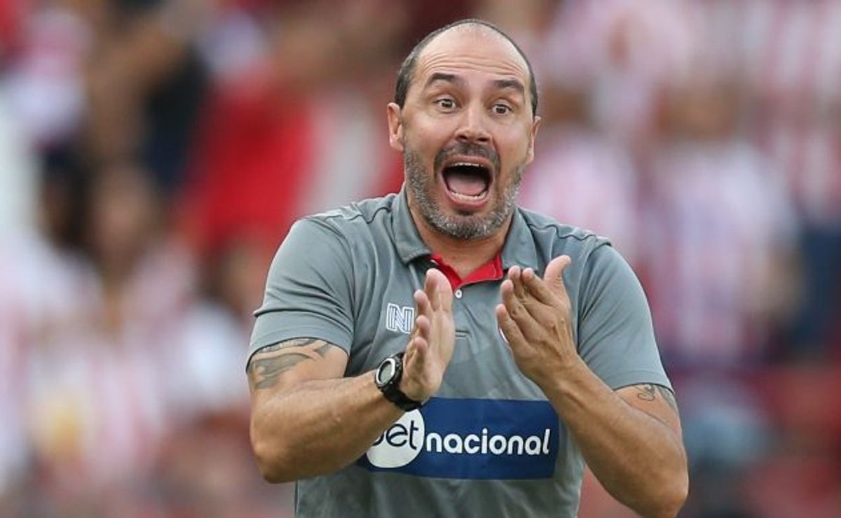 allan aal, técnico do guarani, afirma que o santos foi envolvido no jogo: "muito consistente"