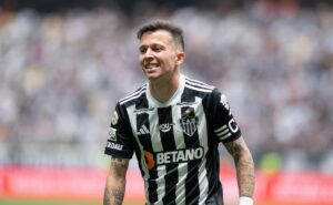 milito pede paciência e confia em bernard no atlético mg: "vai fazer a diferença"