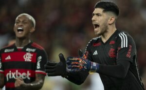 agustín rossi brilha no flamengo e é exaltado pela imprensa argentina