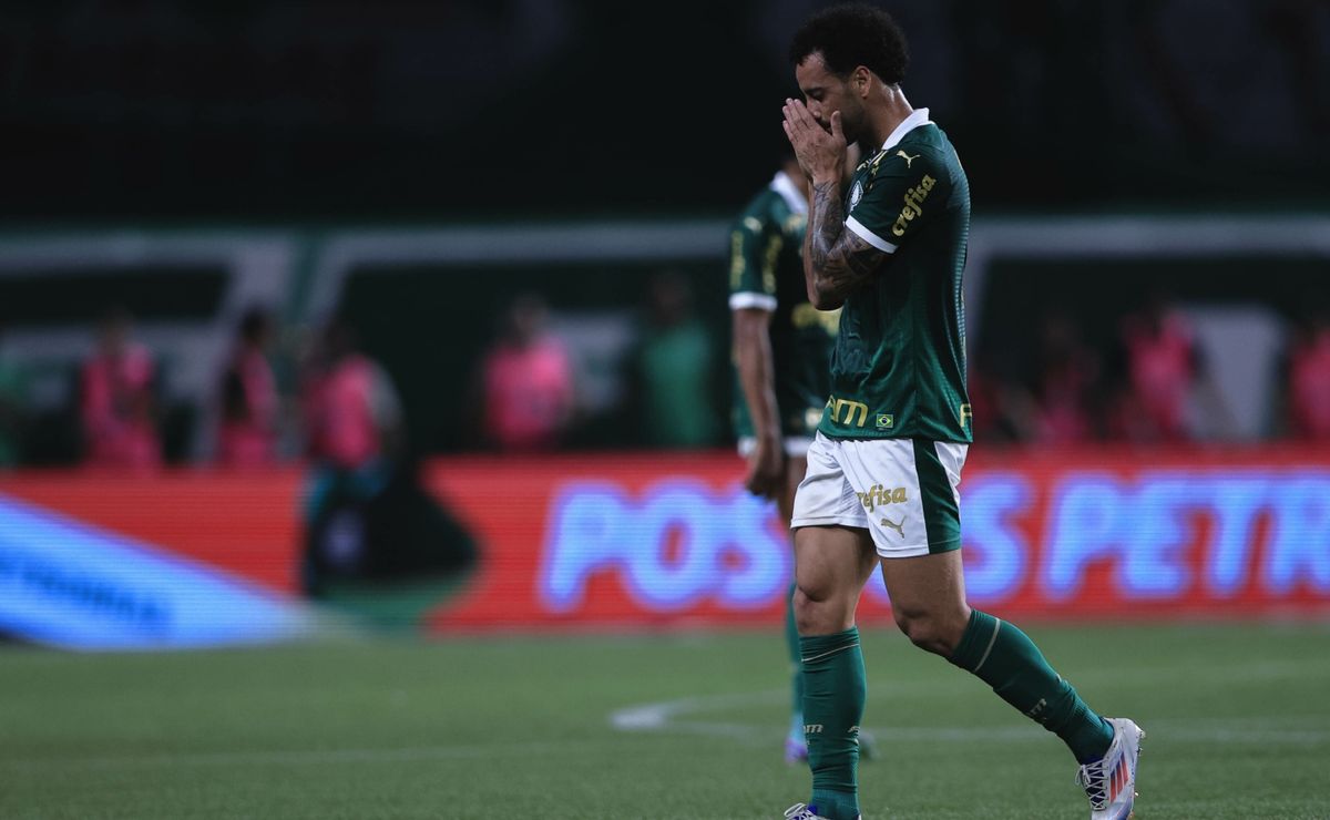 felipe anderson e mayke são substituídos no primeiro tempo e viram preocupação no palmeiras: "sequência saudável"