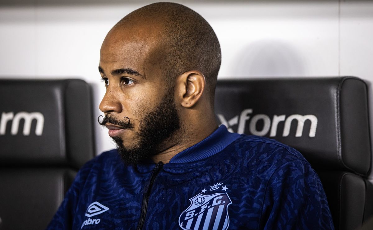 carille responde marcelo teixeira pela ausência de patrick nos jogos do santos: “técnica” 