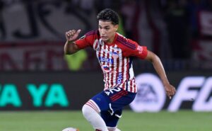 gabriel fuentes desembarca no rio para assinar com o fluminense