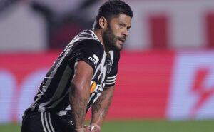hulk tira a paciência da torcida tricolor em são paulo x atlético mg: “insuportável”
