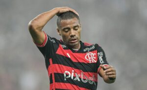 condição física de de la cruz preocupa e flamengo liga sinal de alerta