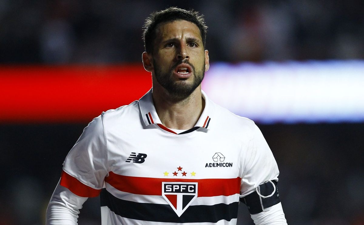 calleri se abala ao saber estado de izquierdo e breca entrevista após são paulo x nacional