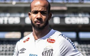 pressão sobre técnico do santos cresce por ausência de patrick na equipe