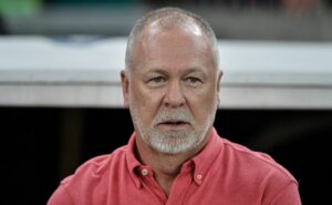 fluminense terá novidades na zaga e decisão complicada no ataque sob o comando de mano