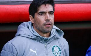 palmeiras x são paulo: zubeldía revela dúvida na escalação e abel ferreira liga alerta para o choque rei