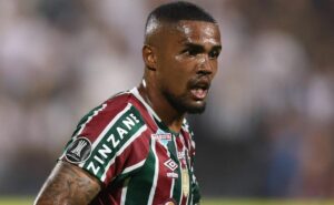 ex fluminense, douglas costa toma decisão na carreira e vai jogar na austrália