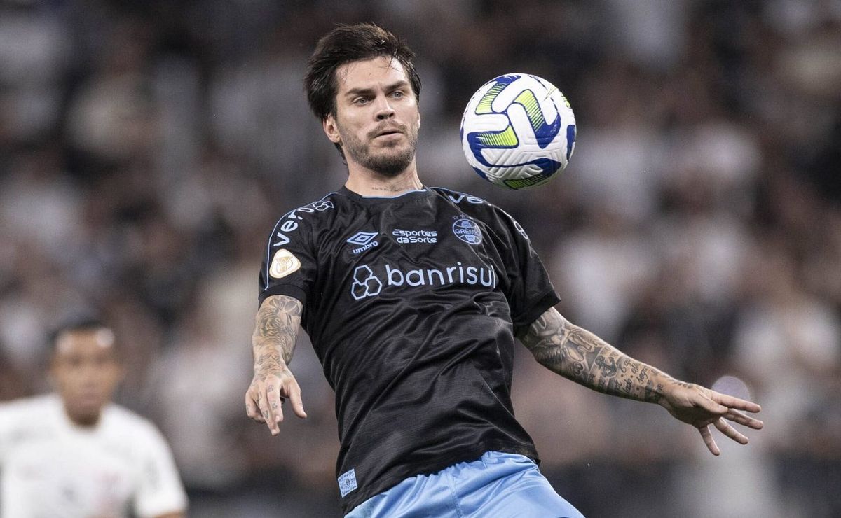 nathan vai embora do grêmio? conselho pressiona e renato toma decisão de manter volante no elenco