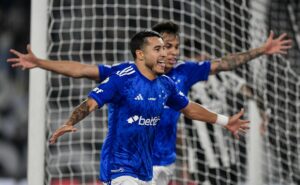 william, do cruzeiro, elogia jogadores promovidos da base para o profissional