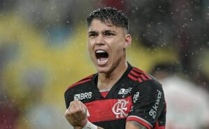 luiz araújo participou de cinco dos últimos nove gols do flamengo enquanto esteve em campo