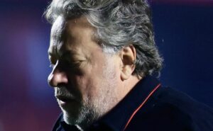 santiago longo negocia com o são paulo e conversas seguem bom caminho; Árabes entram na disputa