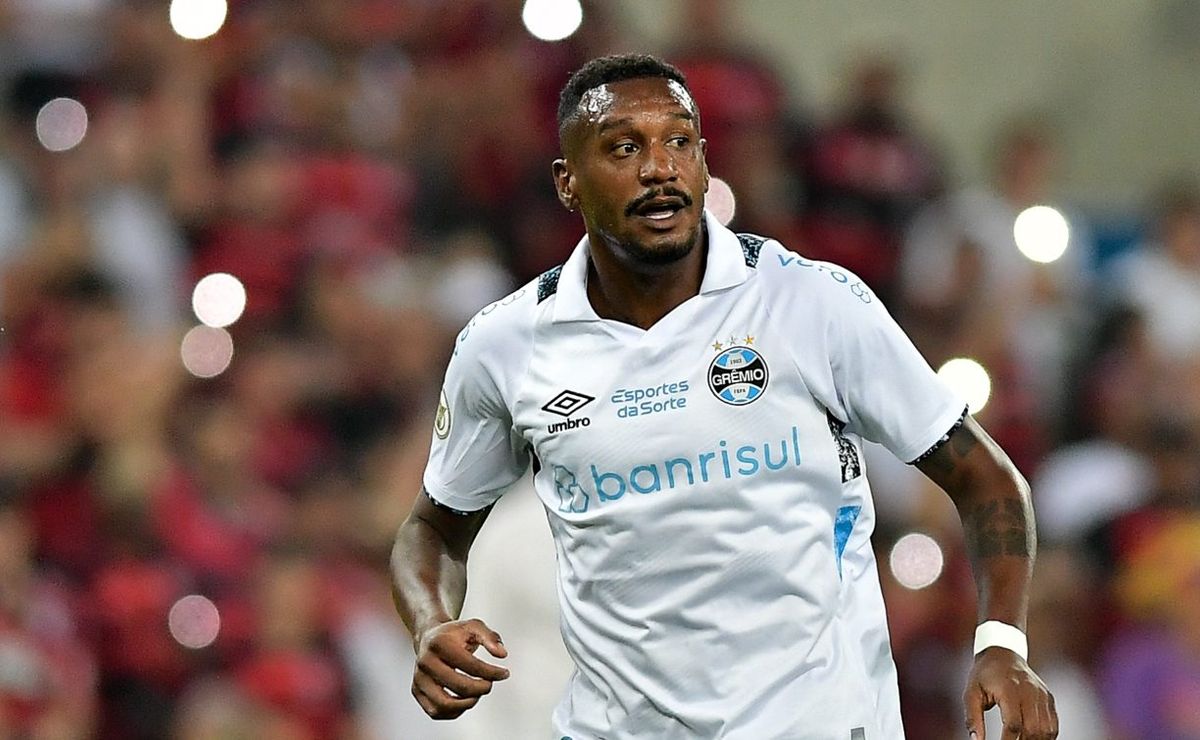 escalação do grêmio: renato gaúcho define time com edenilson entre os titulares