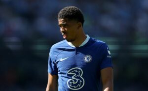 fofana abre o jogo sobre conversa com enzo no chelsea: "precisamos educar"