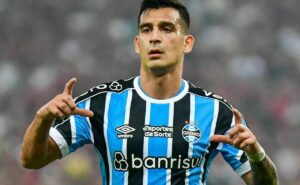 huracán faz comunicado ao grêmio sobre investida em cristaldo após oferta rejeitada  