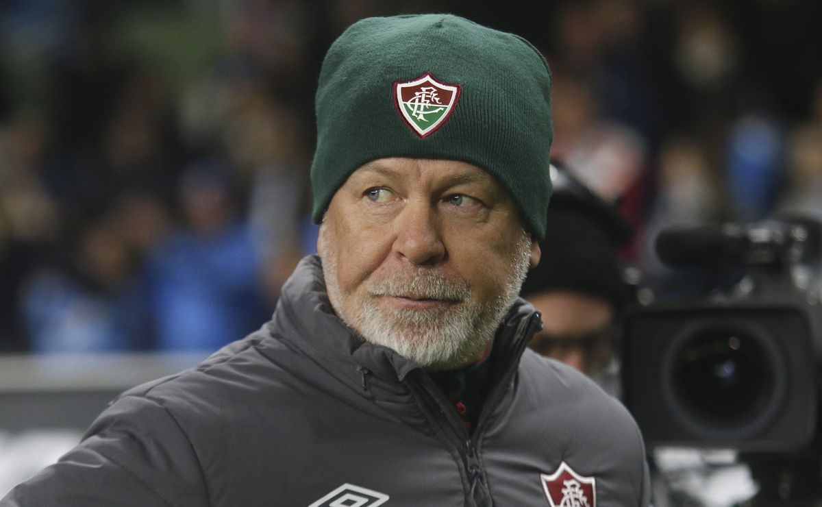 mano menezes define nova estratégia do fluminense visando sequência decisiva