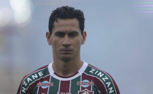 sem ganso, fábio carille analisa contratação do meia chileno esteban valencia, do unión la calera