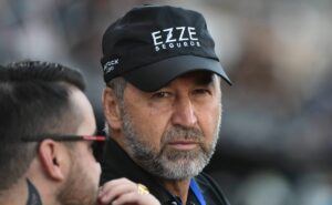 r$ 400 milhões/ano: lfu ignora globo e augusto melo prioriza jogos do corinthians na cazé tv e record até 2029