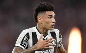 em apenas um mês, atuações de igor jesus no botafogo surpreendem torcida: “joga muito”