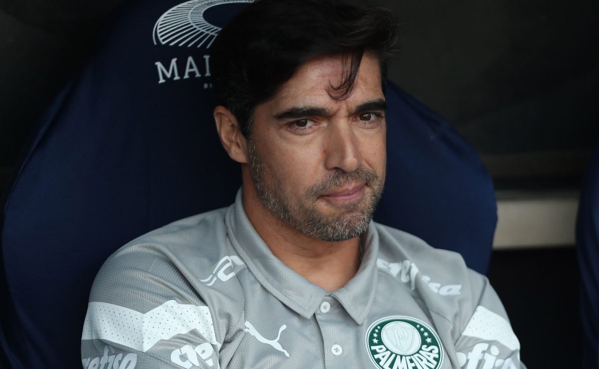 abel ferreira desabafa sobre polêmicas do var e exalta desempenho do palmeiras
