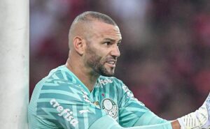 weverton quase 'agride' titular do flamengo e flamenguistas reclamam do lance