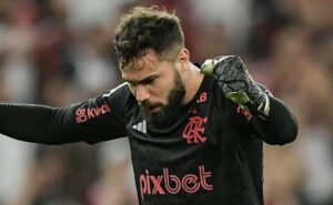 matheus cunha faz jogo espetacular e salva o flamengo no jogo de ida da copa do brasil