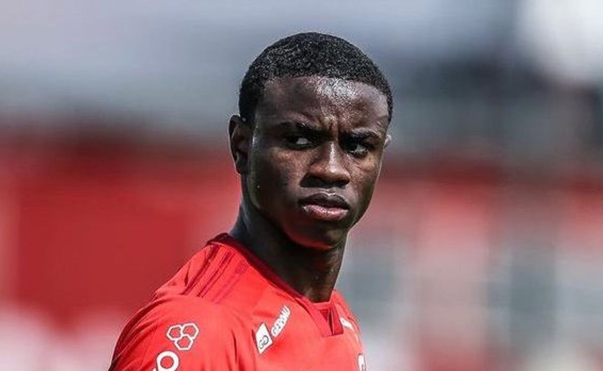 psv quer comprar ricardo mathias, do internacional, por apena1,5 milhão de euros