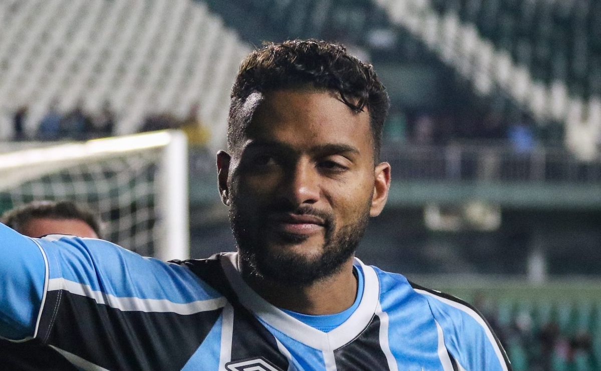 reinaldo decide pelo grêmio e surpresa repercute na torcida: “está se redimindo”
