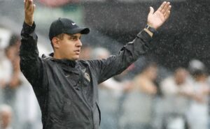 corinthians feminino libera zagueira mesmo com poucas opções no elenco e piccinato dá opinião