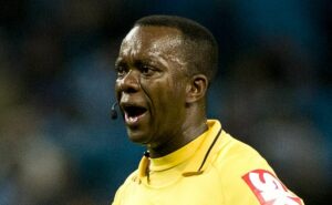 pc oliveira concorda com gol anulado de lázaro em palmeiras x são paulo: “o var mostra”