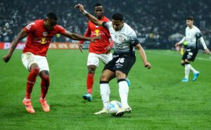 corinthians busca manter invencibilidade no santa cruz em confronto decisivo contra o bragantino