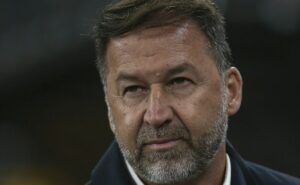reações da web: torcedores do corinthians detonam gestão de augusto melo; entenda o motivo